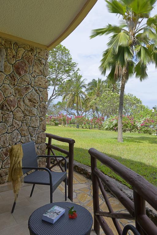 Ledger Plaza Bahari Beach Hotel Dar es Salaam Exterior photo