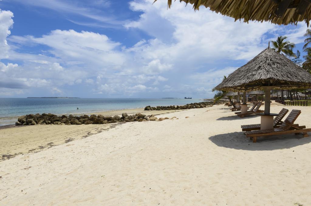 Ledger Plaza Bahari Beach Hotel Dar es Salaam Exterior photo