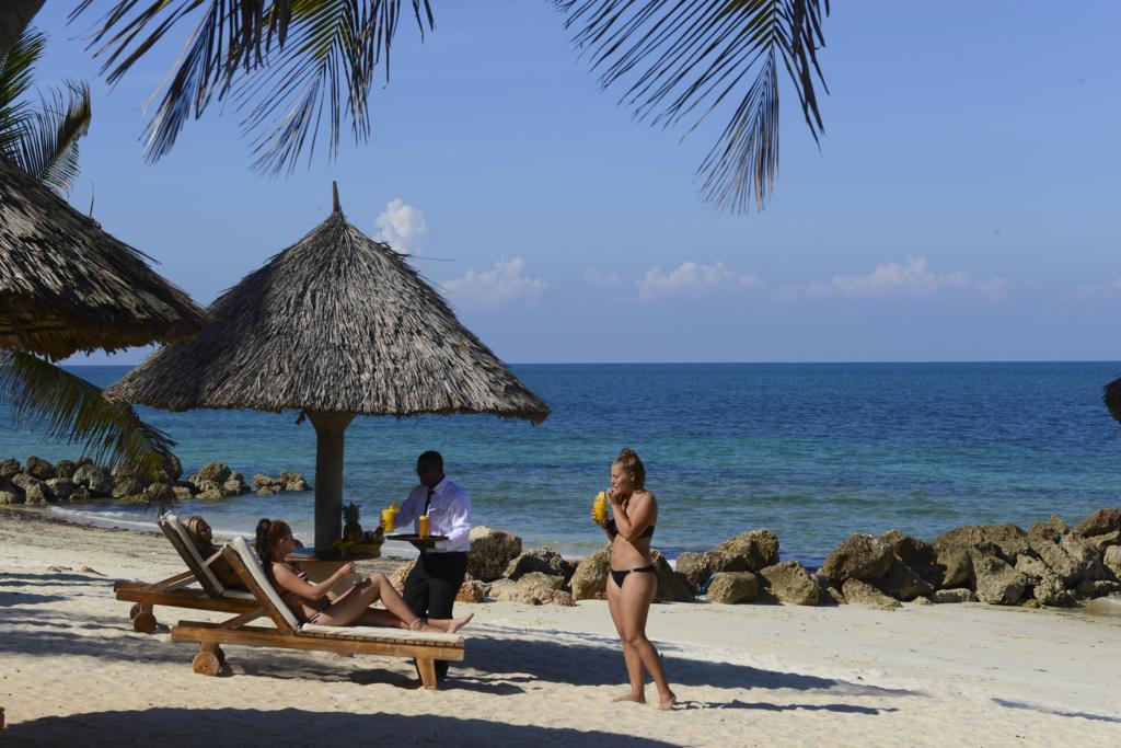 Ledger Plaza Bahari Beach Hotel Dar es Salaam Exterior photo