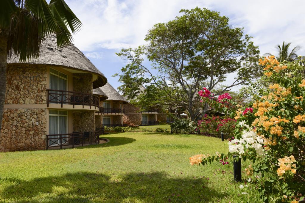 Ledger Plaza Bahari Beach Hotel Dar es Salaam Exterior photo