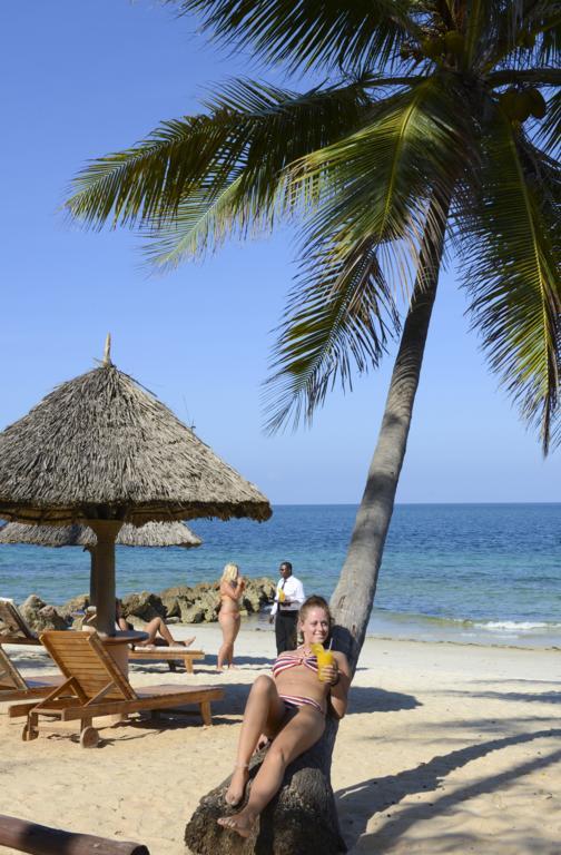 Ledger Plaza Bahari Beach Hotel Dar es Salaam Exterior photo